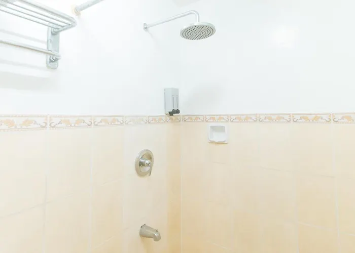Comfy Kalaw By Reddoorz Hotel Manila