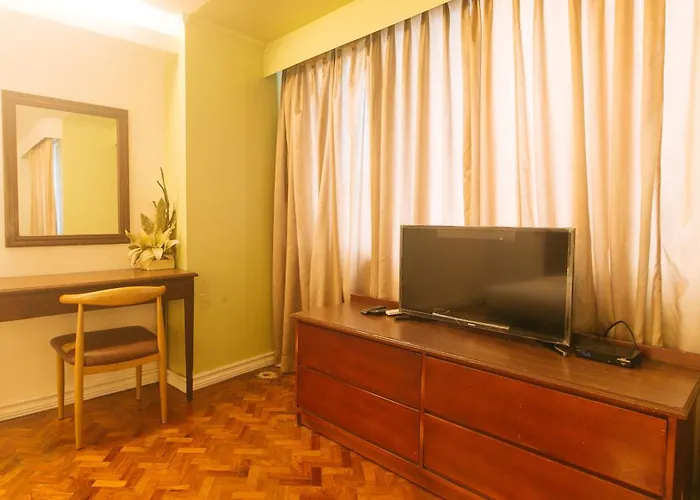 Comfy Kalaw By Reddoorz * Manila